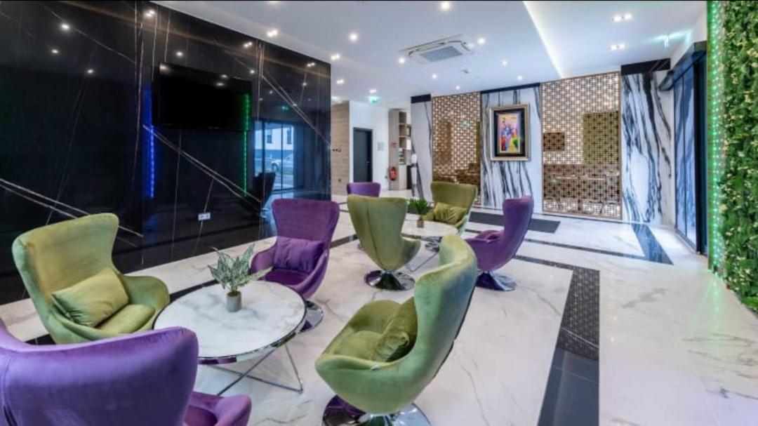 Hotel Business Bay Das Ehemalige Staycation Hotel Sindelfingen Luaran gambar