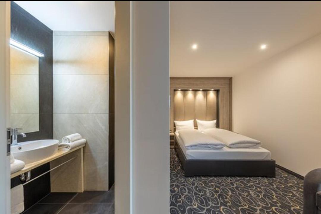 Hotel Business Bay Das Ehemalige Staycation Hotel Sindelfingen Luaran gambar