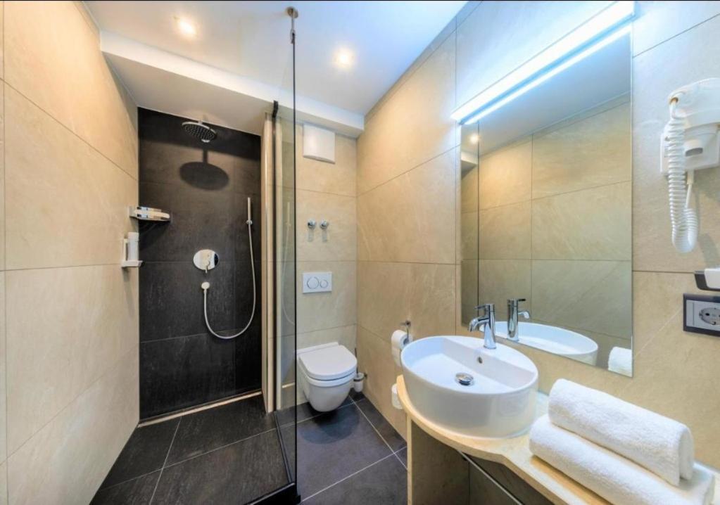 Hotel Business Bay Das Ehemalige Staycation Hotel Sindelfingen Luaran gambar