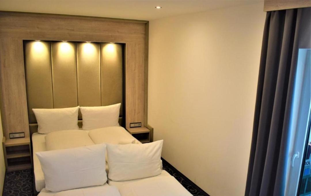 Hotel Business Bay Das Ehemalige Staycation Hotel Sindelfingen Luaran gambar